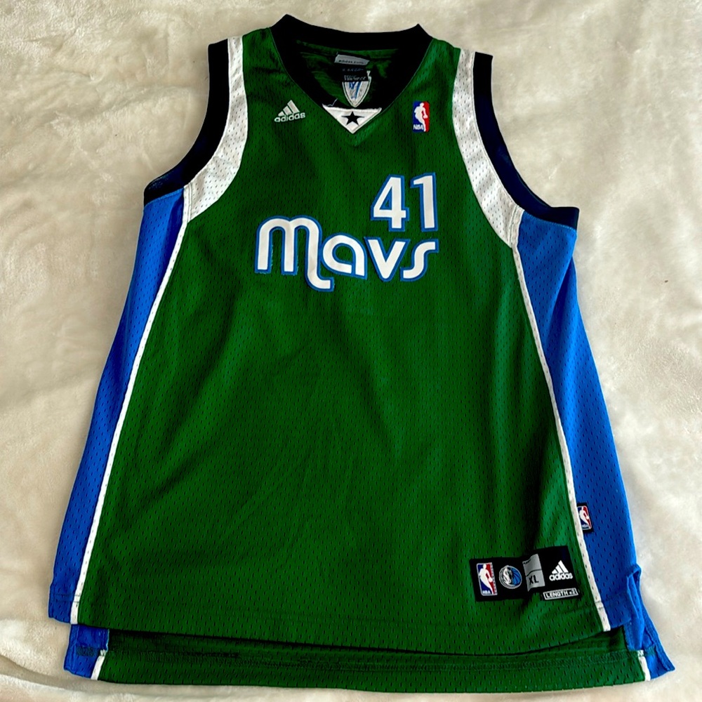 Dallas Mavericks Dirk Nowitzki throwback green jersey